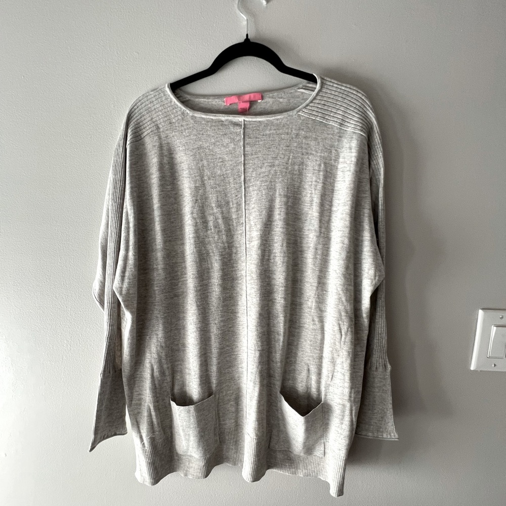 Lilly Pulitzer lightweight gray sweater with front pockets